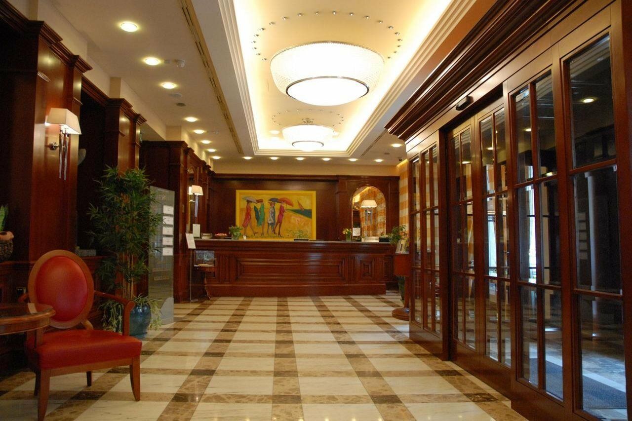 Best Western Premier Hotel Astoria Zagreb Exterior photo